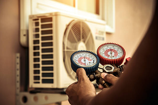 Professional Hvac technician working in Hot Springs National Park, AR